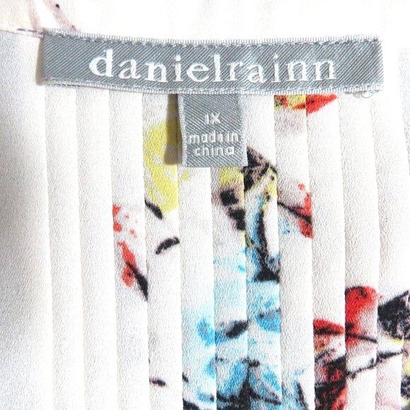 Daniel Rainn Pleated Blouse Women's size 1X - Picture 7 of 9